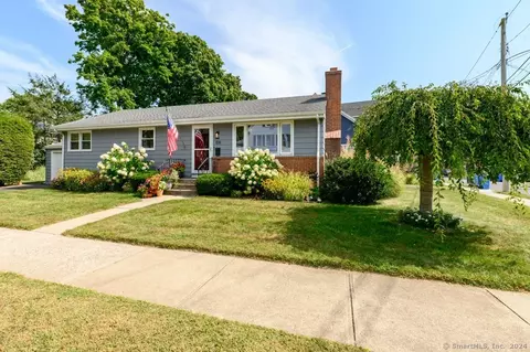 109 Clifford St, Hamden, CT 06517