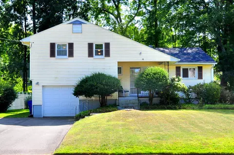 55 Hilldale Rd, West Hartford, CT 06117