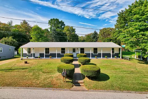31 Kennedy Dr, Thomaston, CT 06787