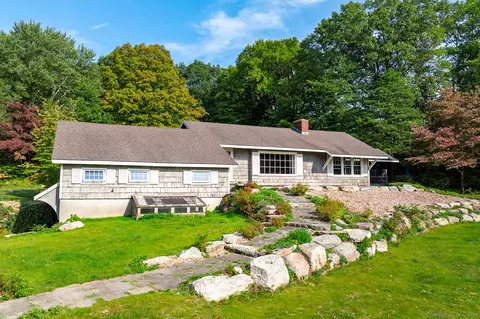 374 Newtown Tpke, Redding, CT 06896