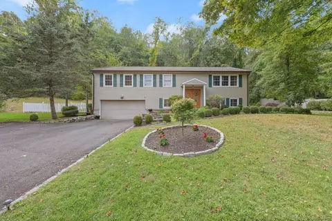107 Simpaug Tpke, Redding, CT 06896