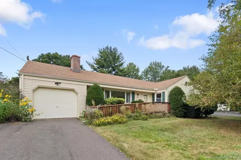 63 Brookmoor Rd, West Hartford, CT 06107