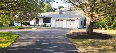 168 Cross Hill Rd, Monroe, CT 06468