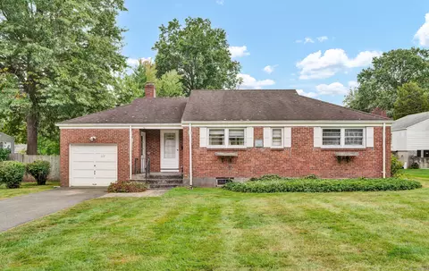 117 Gilbert Rd, Newington, CT 06111