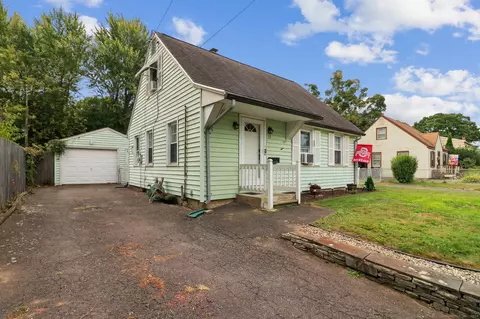 15 Colonial Ln, East Hartford, CT 06118