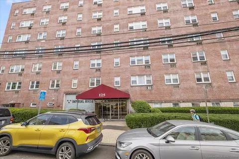 125 Prospect St #2F, Stamford, CT 06901
