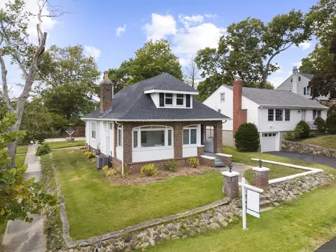 122 Richmond Ave, West Haven, CT 06516