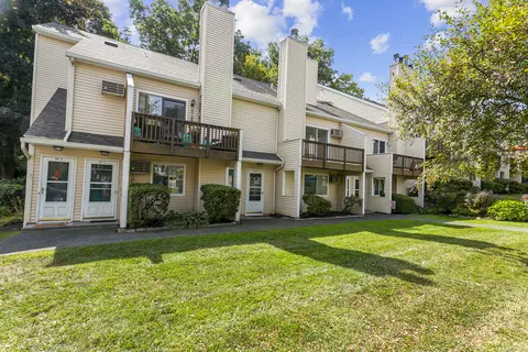 8 Rose Ln #24-3, Danbury, CT 06811