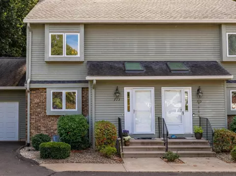 713 Sandstone Dr #713, South Windsor, CT 06074