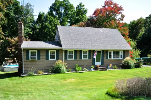 88 Glenstone Dr, Vernon, CT 06066
