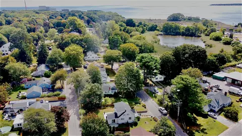 14 Millstone Rd W, Waterford, CT 06385
