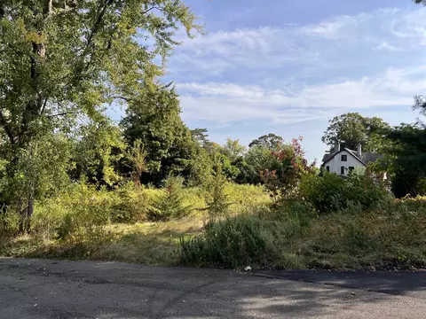 16 Briarcliff Rd, Hamden, CT 06518