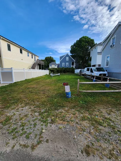 11 James St, Milford, CT 06460