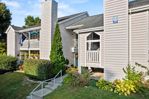 55 Crown Knoll Ct #89, Groton, CT 06340