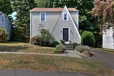 27 Pearl Hill St, Milford, CT 06460