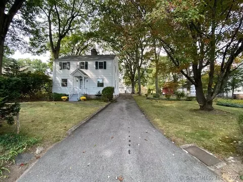 110 Dunn Ave, Stamford, CT 06905