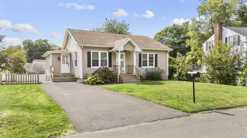 6 Evelyn Rd, Derby, CT 06418