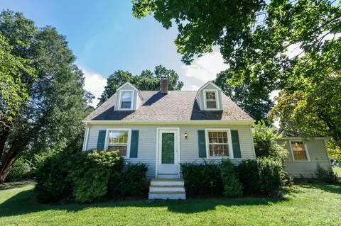 99 Bay View Ave, Groton, CT 06340