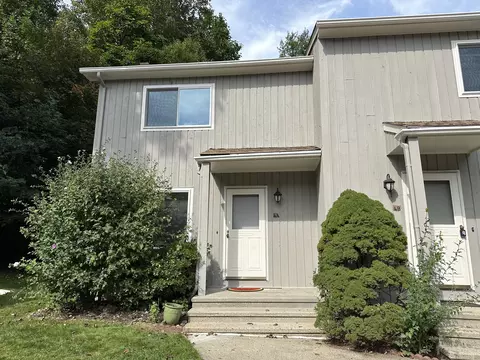 100 10 Coat Ln #4A, Shelton, CT 06484