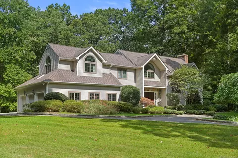 334 Brambly Hedge Cir, Fairfield, CT 06824