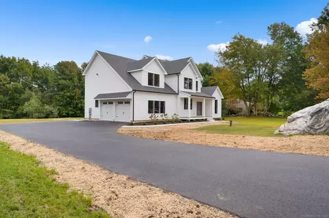 13 Titicus Mountain Rd, New Fairfield, CT 06812