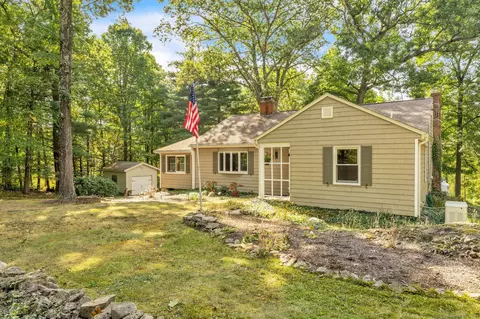 123 Duncaster Rd, Bloomfield, CT 06002