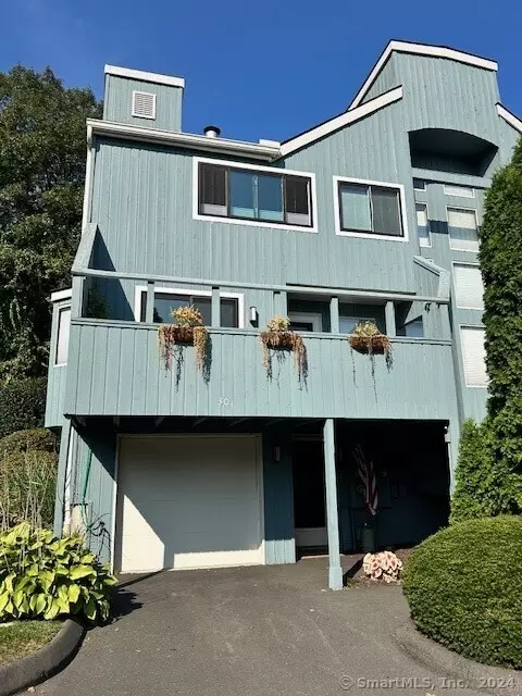 301 Pheasant Gln #301, Shelton, CT 06484
