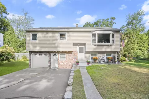 15 Lakeview Ave, Danbury, CT 06811
