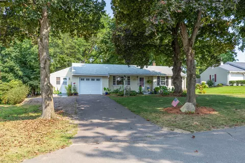 12 Hamilton Ct, Enfield, CT 06082