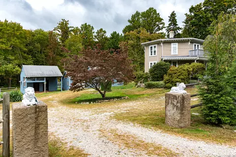 6 Middletown Ave, East Hampton, CT 06424