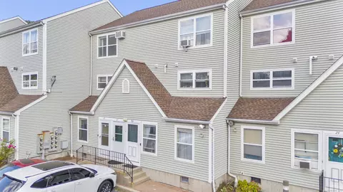 100 San Vincenzo Pl #27, Norwalk, CT 06854