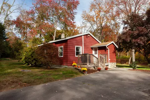 85 Brewster St, Coventry, CT 06238