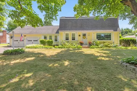 122 Grissom Rd, Manchester, CT 06042