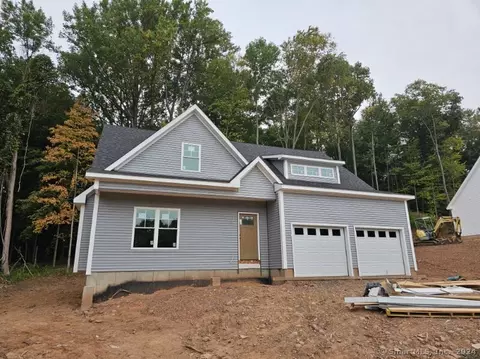 288 Riverside Dr, Meriden, CT 06451