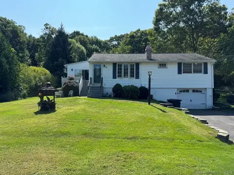 40 Chestnut Dr, Wolcott, CT 06716