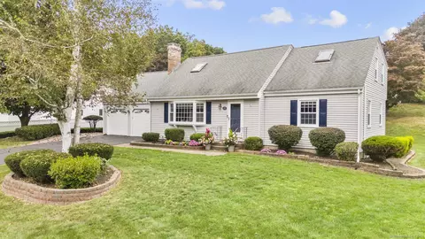 202 Farms Village Rd, Rocky Hill, CT 06067