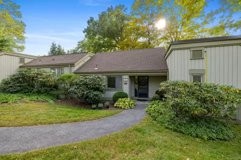 597 Heritage Vlg #B, Southbury, CT 06488