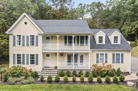 55 Walnut Tree Hill Rd, Newtown, CT 06482