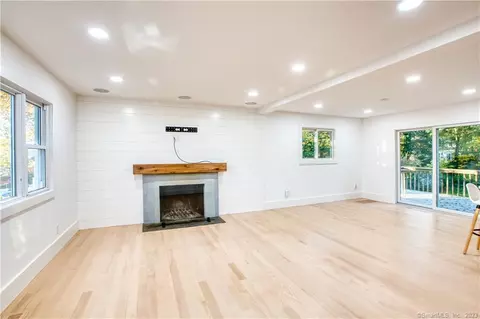 87 Square Acre Dr, Stamford, CT 06905