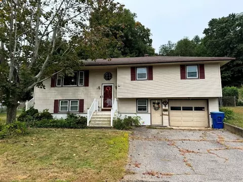 55 Holiday Hl, Waterbury, CT 06704