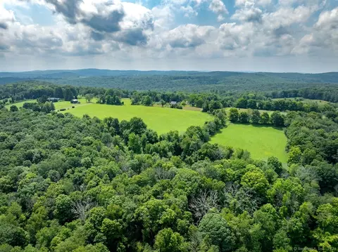 120 East St, Sharon, CT 06069
