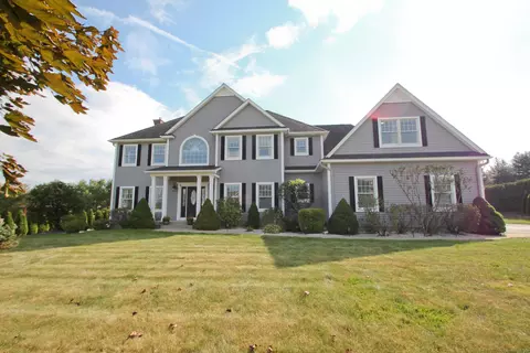 30 Lise Cir, Suffield, CT 06078