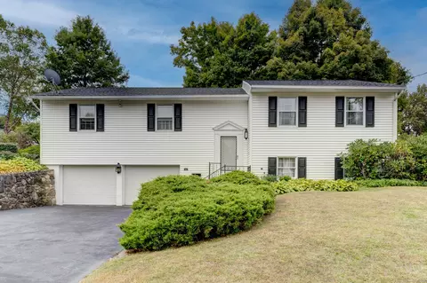 82 Thompson Dr, Torrington, CT 06790