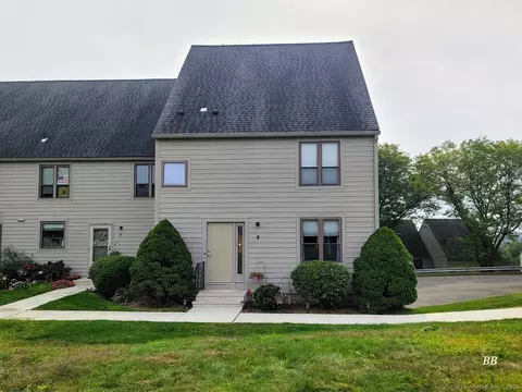 4 Hallmark Hill Dr #4, Wallingford, CT 06492