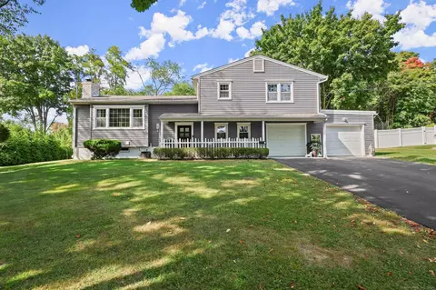 16 Dairy Farm Rd, Norwalk, CT 06851
