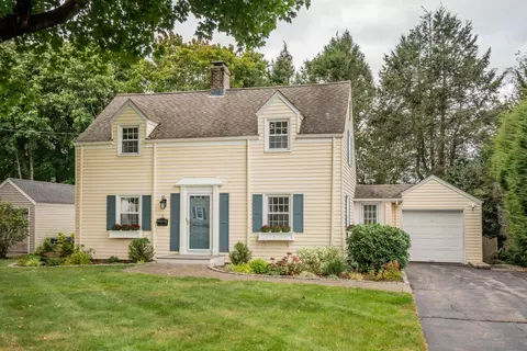 9 Knollwood Rd, West Hartford, CT 06110
