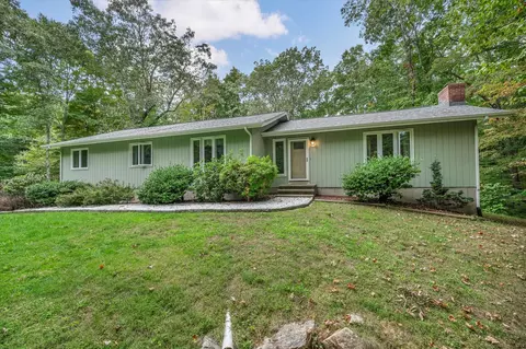 35 Denison Dr, Guilford, CT 06437