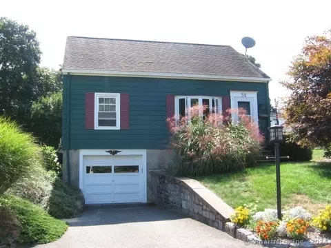 52 Glendale Dr, Waterbury, CT 06708