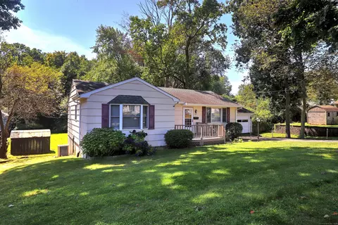 9 Paul Braun Ct, Milford, CT 06460