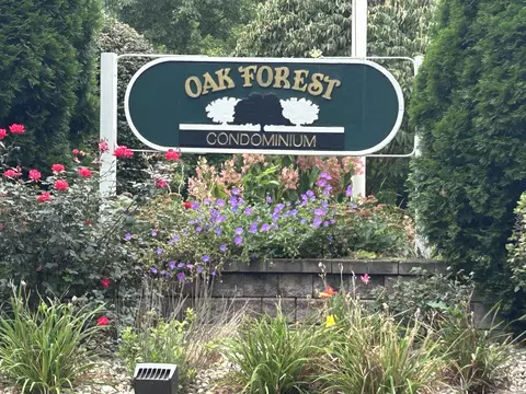 12 Oak Forest Dr #3, Manchester, CT 06042